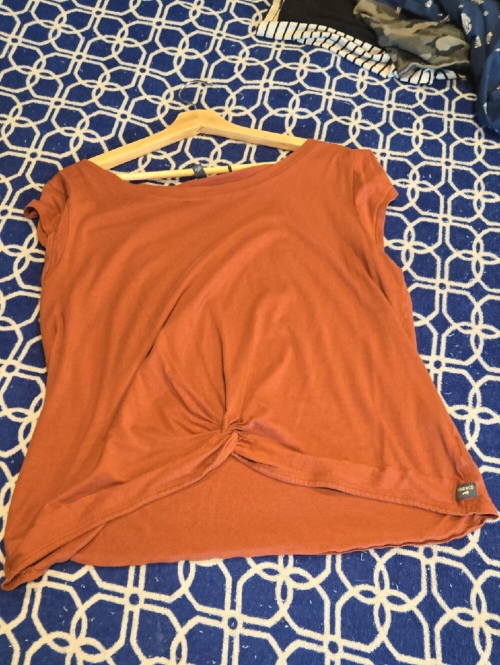 Toad&Co Rust Knot-Front Crop Top - Picture 4 of 7